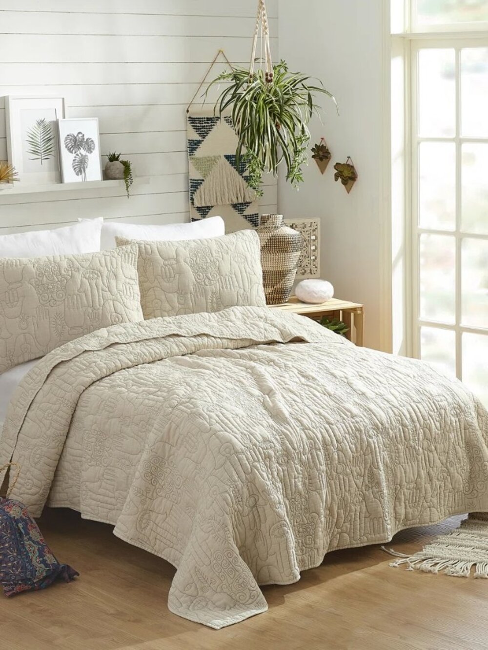 Jungalow Hamsa Solid Embroidered 3-Piece Quilt Set KIng Size